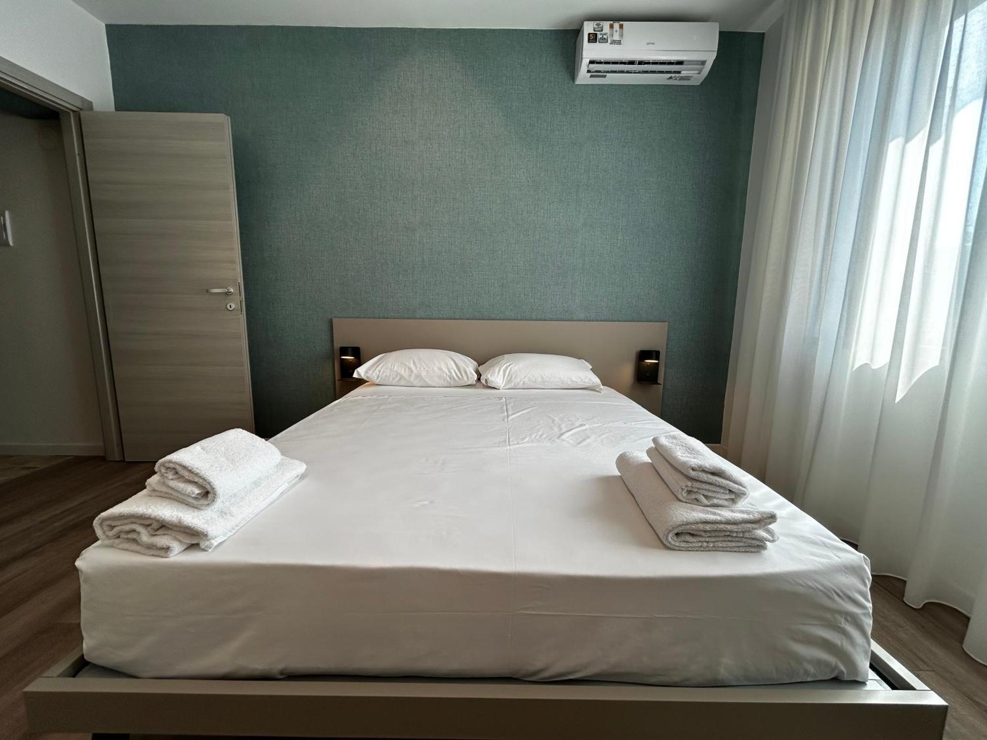 Catullo Lounge And Rooms Near The Airport Caselle  Esterno foto
