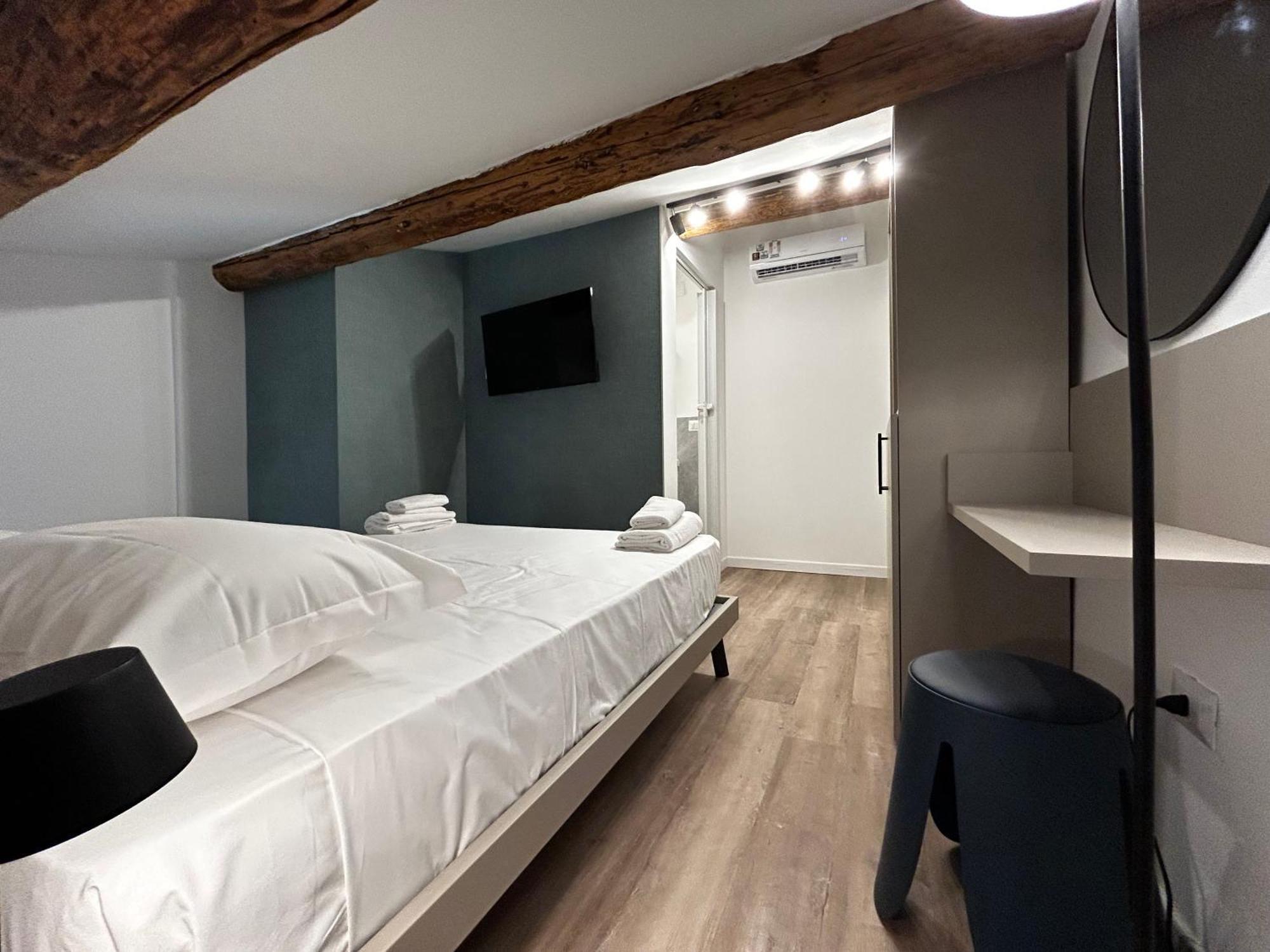 Catullo Lounge And Rooms Near The Airport Caselle  Esterno foto