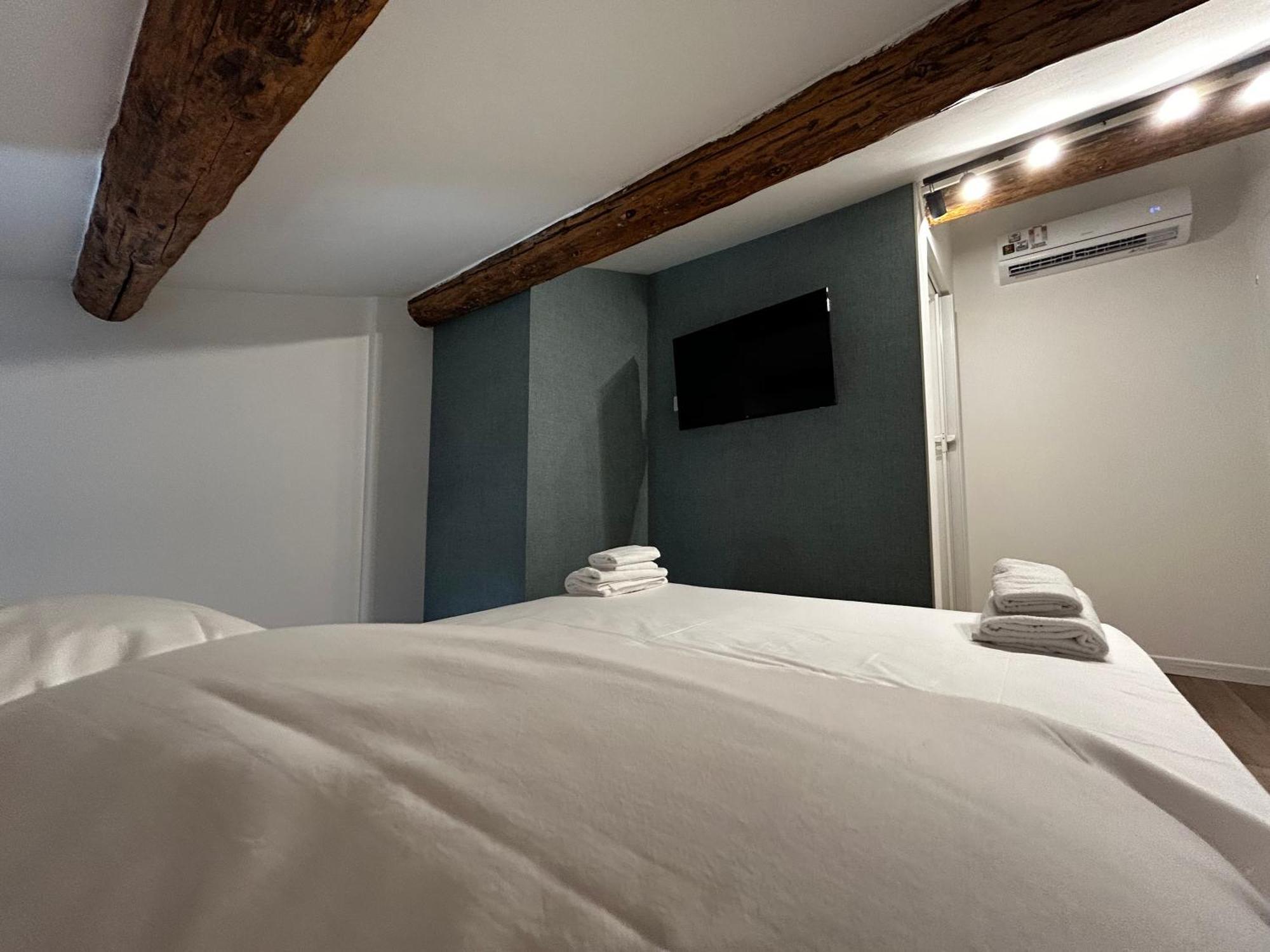 Catullo Lounge And Rooms Near The Airport Caselle  Esterno foto