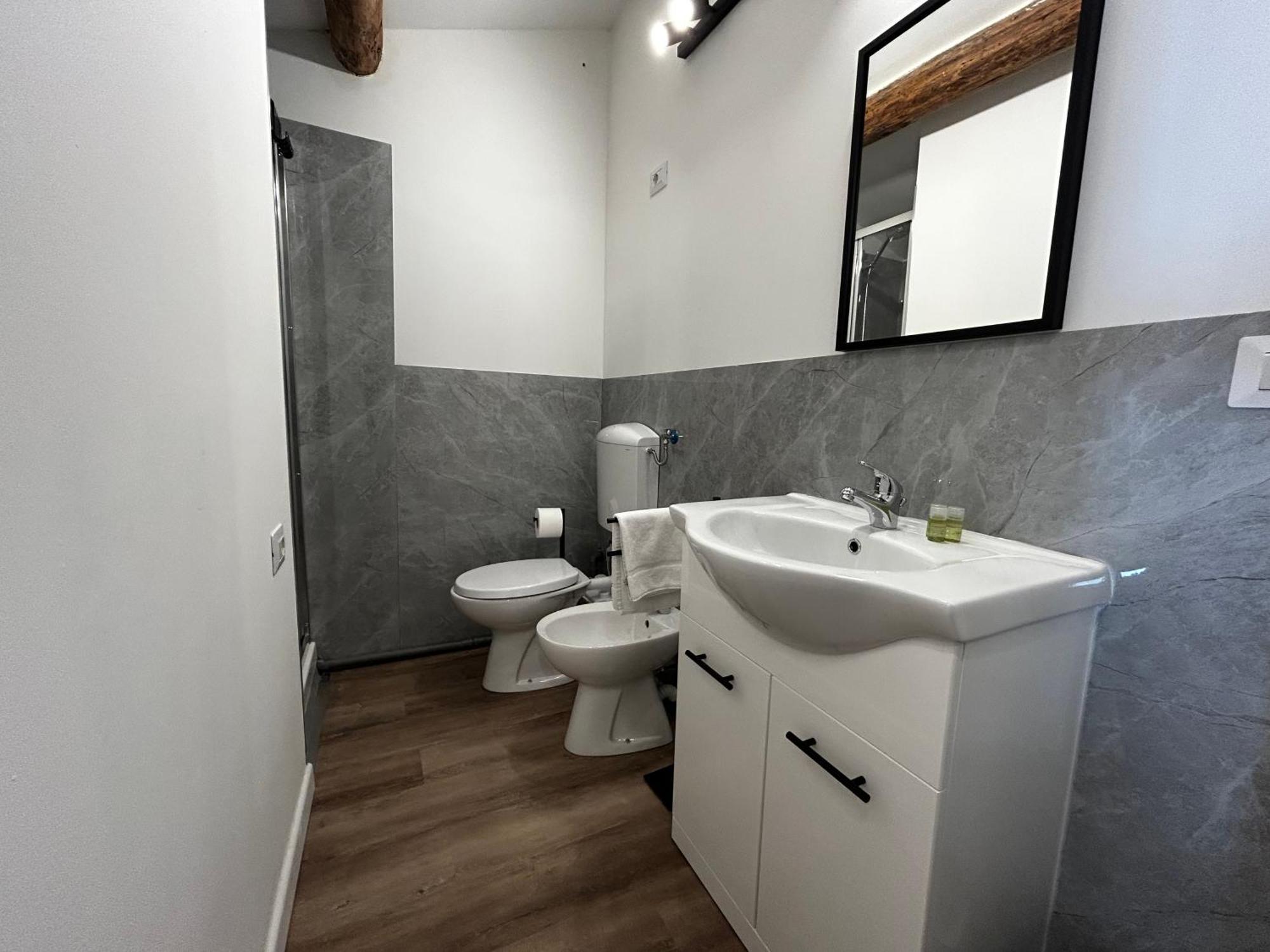 Catullo Lounge And Rooms Near The Airport Caselle  Esterno foto